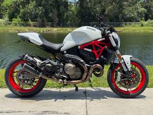 Ducati Monster 821 usada del 2015 disponible - Product Image 2