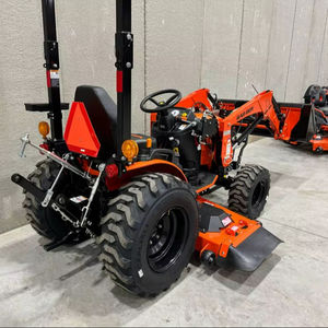 Tracteur compact Bad Boy 1025H 24 CV avec chargeur frontal 105, tondeuse à gazon à montage intermédiaire, transmission intégrale 4x4, boîte de vitesses, pompe pour l'agriculture et l'aménagement paysager - Product Image 1