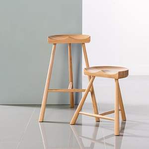 Tabouret de bar en teck de forme naturelle pour salle à manger intérieure pour meubles de villa de la Barbade - Product Image 2