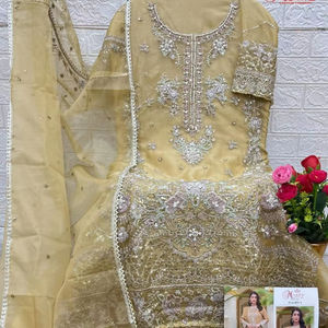 Trending Elegant Organza Shalwar Kameez Set con Khatli Bordado Santoon Patch Bottom & Dupatta para adultos para el invierno - Product Image 1