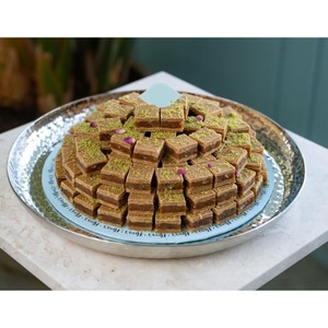 Chariot à chocolat en métal plaqué or de grande qualité Plateau de service décoratif de table design vintage pour cadeau de fête de chocolat d'hôtel - Product Image 6