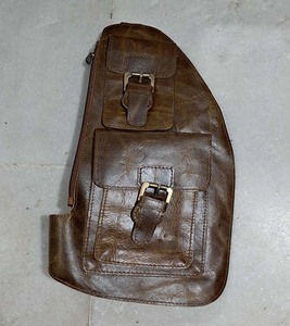 Elegante Bolso de Pecho de Cuero Genuino Unisex de Diseño Nuevo, Bolso de Viaje Multiusos, Bolso de Pecho para Dinero para Hombre BG-952 - Product Image 1