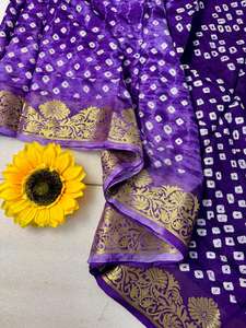 Sari Tradicional de Algodón y Seda Bandhani con Diseño Elaborado y Estilo Kanjivaram Hecho a Mano para Bodas de Mujeres, Hecho en India - Product Image 6