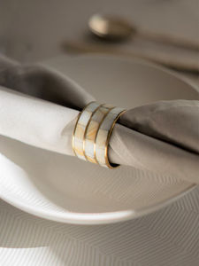 Anillos de Servilleta de Latón con Madreperla Hechos a Mano, Ecológicos, Estilo Americano, para Decoración de Bodas y Fiestas - Product Image 4