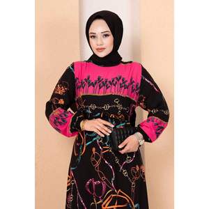 Robe hijab modeste à motifs de chaîne noire - Product Image 5