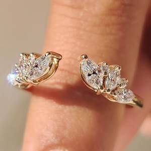 Anillo de Boda Abierto con Diamantes Marquise y Redondos, Elegantes Anillos de Diamantes - Product Image 1