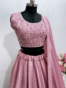 รองเท้าหนังแท้สำหรับเจ้าสาวในอินเดียและปากีสถาน - Product Image 2