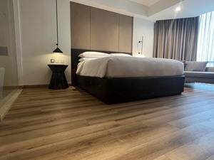 Revêtement de sol en vinyle Valinge 5G Pro, planches SPC imperméables, PVC, design moderne et luxueux, installation par clipsage, utilisation intérieure, maison, bureau - Product Image 1