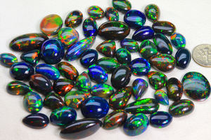 Atractivo Ópalo Negro Etíope, Piedra Preciosa Brillante con Destellos Arcoíris, Ópalo Negro Suelto, Pulido y Liso, Regalo para Ella - Product Image 6