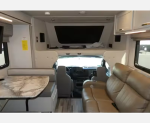 Vente en gros de camping-cars d'occasion 2022, 2023, 2020, Fleetwood RV, classe C, camping-cars, motorhomes, couleur personnalisée disponible, faible kilométrage - Product Image 4