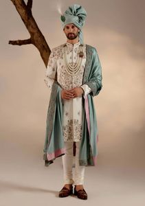 Traje DE BODA elegante bordado blanco Sherwanistole turbante pantalón zapato a juego adornado cuentas de cristal Dabka trabajo - Product Image 3