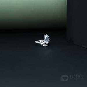 Anillos de Compromiso de Moissanita Unisex de Acero Inoxidable con Baño de Oro de 18 Quilates y Diseño de Vástago Dividido para Uso Diario - Product Image 5