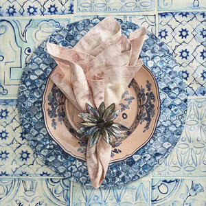 Napperon en nacre accrocheur meilleur vendeur assiette en coquillage assiettes de chargeur OEM pour décor de table de mariage du Vietnam - Product Image 4