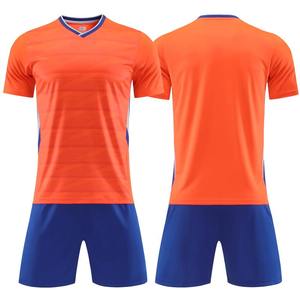 Conjunto de Uniformes de Fútbol Personalizados al por Mayor, Nuevo Diseño, Camiseta de Fútbol para Hombre, Conjunto de Camisetas de Fútbol de Poliéster de Secado Rápido y Económico - Product Image 3