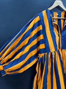 เดรสผ้านุ่มระบายอากาศได้ดีเป็นมิตรกับสิ่งแวดล้อมผ้าฝ้ายแท้พิมพ์ลายมิดิลำลองมีรอบเอวตามธรรมชาติสำหรับการเดินทางไปชายหาดในอินเดีย - Product Image 3