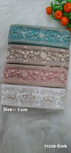 Lacets brodés à la machine huit couleurs sur mesure 4.5 cm de largeur Design floral fil bouclé bordure de travail avec paillettes - Product Image 3