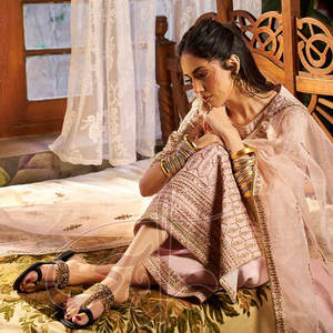 Service OEM, dernière conception, qualité supérieure, chaussures pour femmes Kolhapuri, antidérapantes, personnalisables, semelle extérieure en cuir naturel, faible MOQ - Product Image 6