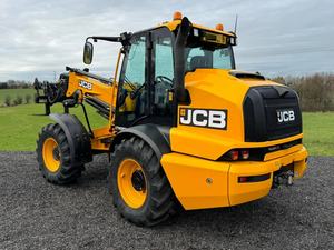 Chargeuse sur pneus télescopique JCB TM320S Agri Stage V, puissance de levage élevée, hydraulique Bosch, haute efficacité, manutention agricole haut de gamme - Product Image 6