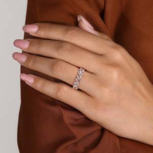 แหวนเพชรทรงรูปไข่แบบ Eternity Band ดีไซน์ขาเพชรแบบ Shared Prong สวยหรู - Product Image 6