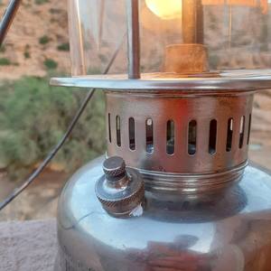 Las linternas de metal realzan la serenidad de las noches de Ramadán. Las linternas de Ramadán reflejan la devoción a través de la belleza y la luz. - Product Image 6