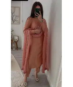 Vêtements ethniques indiens Nouveau Designer Party Wear Look Haut fantaisie et bas entièrement cousu avec broderie de séquence Travail Dupatta