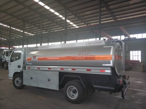 Camión Cisterna ISUZU Usado 700P con Chasis Personalizable de 8000-12000 Litros, Diésel Euro III 2024 - Product Image 3