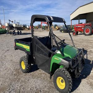 Vehículo utilitario versátil John Deere Gator HPX615 para transporte diario y terrenos difíciles. Compre una solución mayorista de calidad premium. - Product Image 2