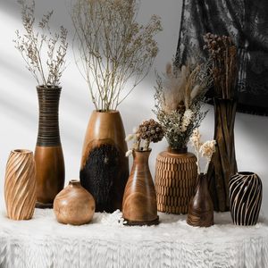 Vase en forme de bouteille mince de 8 pouces en bois de manguier brun naturel - Product Image 5