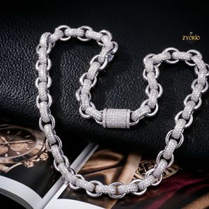 สร้อยคอทองคำ 18K ประดับเพชรทรงรี ดีไซน์หรูหรา ประดับเพชรแบบพาเว่ - Product Image 1