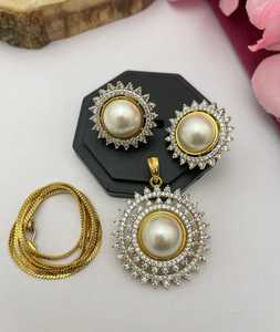 Conjunto de collar con colgante CZ de tendencia para mujer, diferentes diseños para fiesta y ropa informal hecha a mano con material de latón - Product Image 2