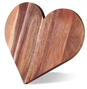 Tabla de cortar de madera en forma de corazón, tabla de cortar decorativa, plato para servir queso, tabla para uso en utensilios de cocina - Product Image 2