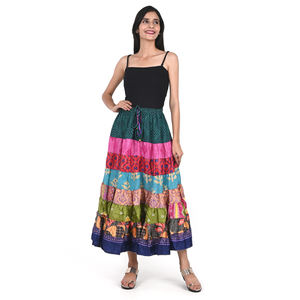 Jupe longue à plusieurs niveaux colorée Boho Gypsy pour les femmes Style décontracté avec cordon de serrage à la taille fait des jupes Maxi Patchwork Sari recyclées - Product Image 5
