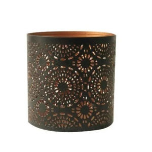Porte-bougie votif en métal noir fait à la main avec un motif floral découpé au laser complexe, en fer décoratif pour la décoration de la maison et les événements - Product Image 1
