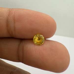 Belle pierre chauffante en saphir jaune ovale naturel 0.81 carats pour boucles d'oreilles en argent sterling pour femmes - Product Image 5