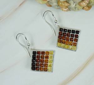 Pendiente de gancho de forma cuadrada de múltiples piedras preciosas de ámbar Báltico Natural de sólida plata de ley 925 - Product Image 1