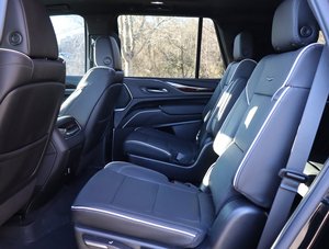 Limpio seminuevo 2023 Cadi-llac Escalade 4WD Premium Luxury V8 6.2L AWD - Product Image 5