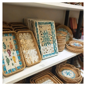 Plateau bohème en nacre et coquille de bambou, non toxique, écologique, fabriqué au Vietnam, pour la décoration de table à manger, cadeaux d'affaires - Product Image 1