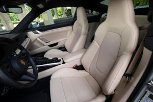 2022 911 Turbo S Coupé ~6 000 milles, moteur Flat-6 biturbo, transmission intégrale, non modifié - Product Image 4