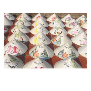 หมวกไม้ไผ่เวียดนามแบบดั้งเดิมเพื่อความสบายในสไตล์และวัสดุป้องกันแสงแดดที่ยั่งยืน - Product Image 2