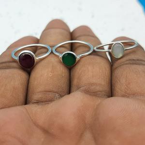 Rainbow Moonstone Bisel Anillo de plata Hecho a mano Joyería DE BODA delicada y minimalista con diamante y Perla Peso ligero - Product Image 3