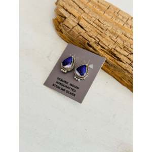 Boucles d'oreilles clous Trish Largo Purple Mohave en composite et argent sterling, forme goutte d'eau avec technologie d'incrustation à sertissage clos - Product Image 3