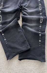 Pantalon délavé à l'acide surdimensionné personnalisé pour hommes Pantalon de survêtement baggy à jambes larges en strass pour hommes - Product Image 4