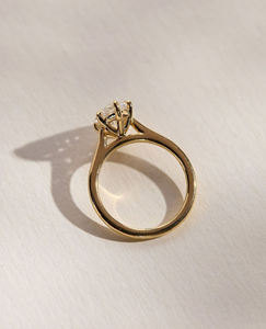 แหวนเพชรกะรัต2.5สง่างามใน925เงินสเตอริงพร้อมสายคาดสไตล์มหาวิหารและเซ็ตรากอินทรีหกแฉกไม่เหมือนใคร - Product Image 4