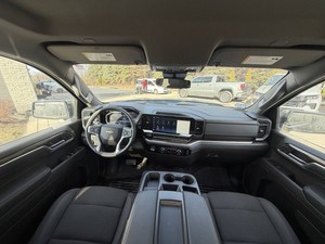 GRAN DEMANDA 2024 CH-EV-RO-LET SI-LVE-RA-DO 1500 LT 4X4 4DR CREW CAB TRANSMISIÓN AUTOMÁTICA V6 CILINDROS - Product Image 2