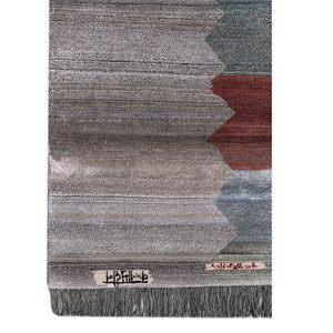 Tapis géométrique gris et noir Freedom Manchaha en laine et soie de bambou noué à la main, technique de tissage plat pour salon - Product Image 4