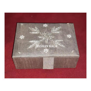 Boîte de rangement de bijoux de travail de broderie de couleur grise de tissu de haute qualité fait à la main pour la maison boîte d'emballage de fruits décoratifs et secs - Product Image 1