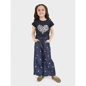T-shirt graphique respirant KETURAH fabriqué en tissu jersey confortable - Product Image 1