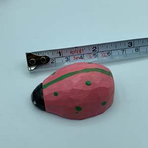 Giocattoli da disegno unici per temperamatite a coccinella con sculture in legno fatte a mano - Product Image 4