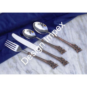 Ensemble d'argenterie de vente chaude conception personnalisée admirable fourchette en acier inoxydable de haute qualité couteau et cuillère 3 pièces ensemble de couverts et de couverts - Product Image 2