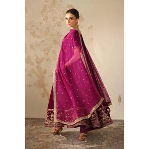 Ensemble de costume pour femme en velours brodé 100% polyester PEPRIKA PR-1225 - Product Image 4